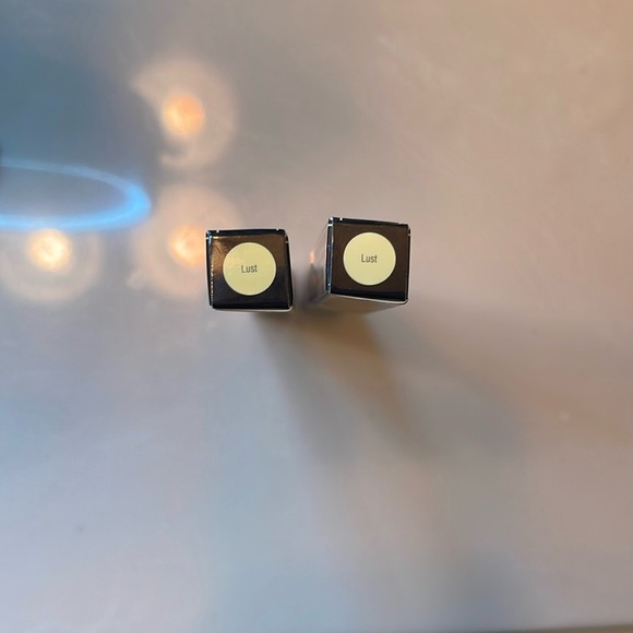 2-ILLAMASQUA Colouring Pencil Lip Crayons in Lust - Picture 2 of 3